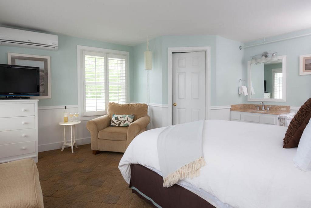 Vineyard Square Hotel And Suites Edgartown Oda fotoğraf