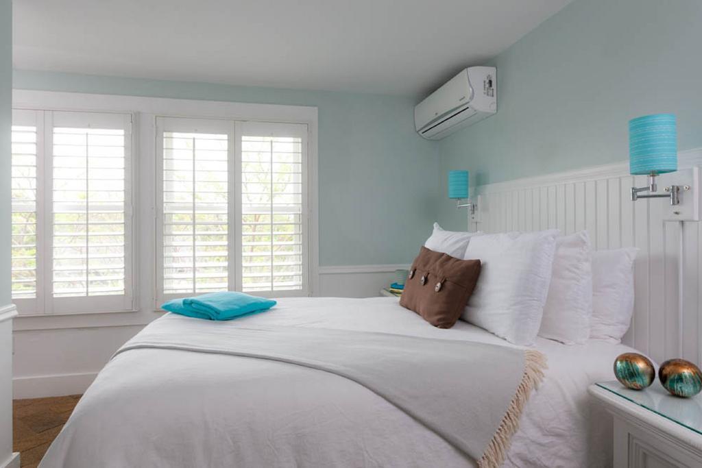 Vineyard Square Hotel And Suites Edgartown Oda fotoğraf